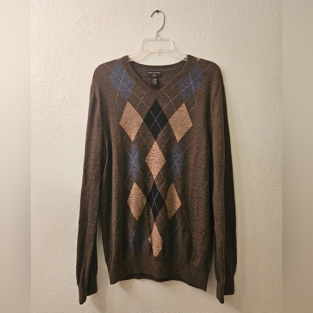 Banana Republic Men's V-Neck Argyle Sweater - Gray, Brown and Blue